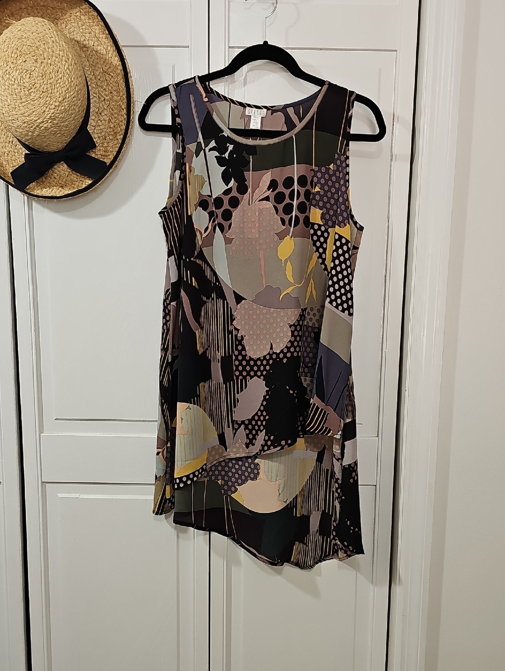 SPENSE Sleeveless Abstract Print Asymetrical Abstract Art Top.